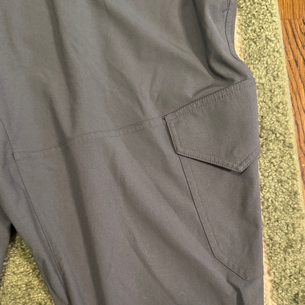 Old Navy Grey Cargo Jogger Pants size XXL - Picture 4 of 7